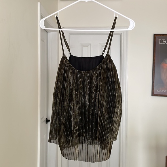 Plisse Top - Picture 3 of 4